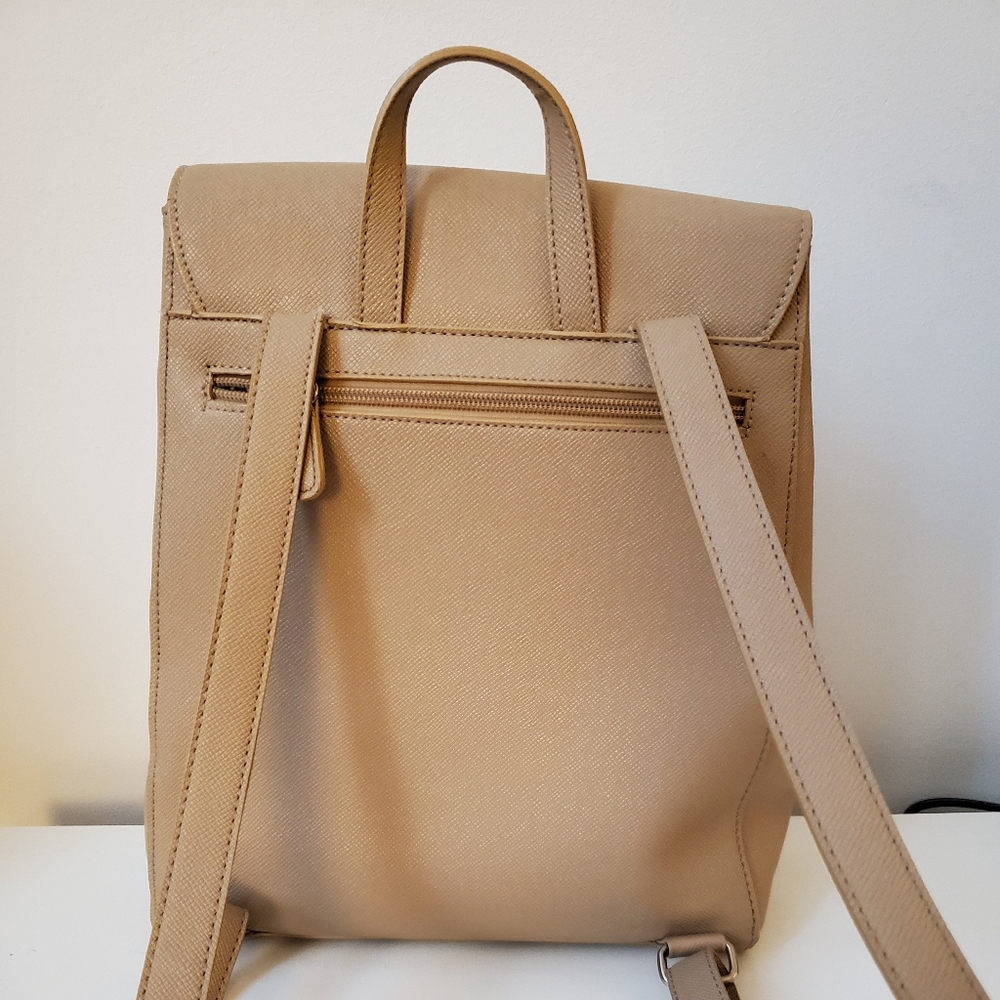 Backpack - Picture 4 of 4